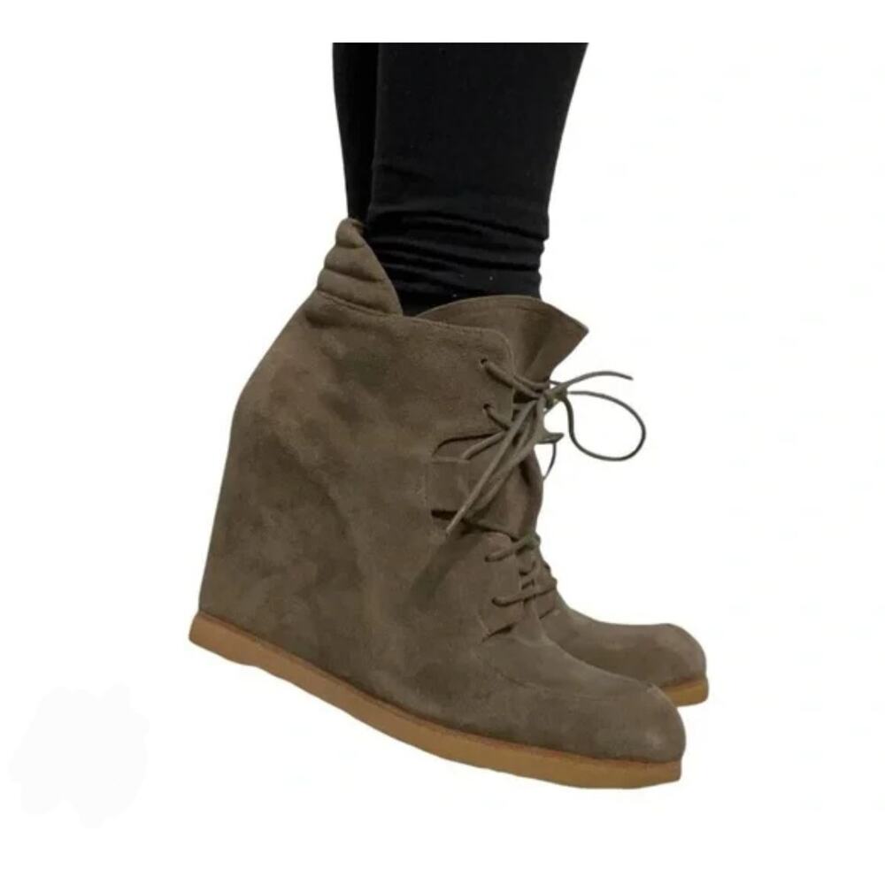 Stuart weitzman suede lace up booties size 8